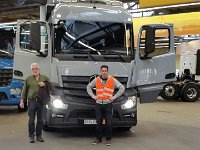 Bild300417-05  Da freuen sich die Imker: Unser neuer LKW im Werk. Einsatzbereitet ab Mai 2017.